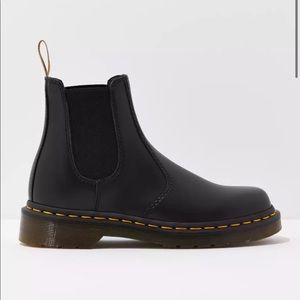 Dr. Martens 2976 Vegan Chelsea Boot
